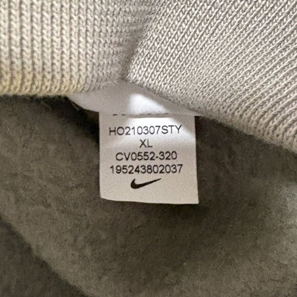 Nike NRG Solo Swoosh Light Army Green Hoodie (CV0552-320), Size XL - Picture 3 of 4